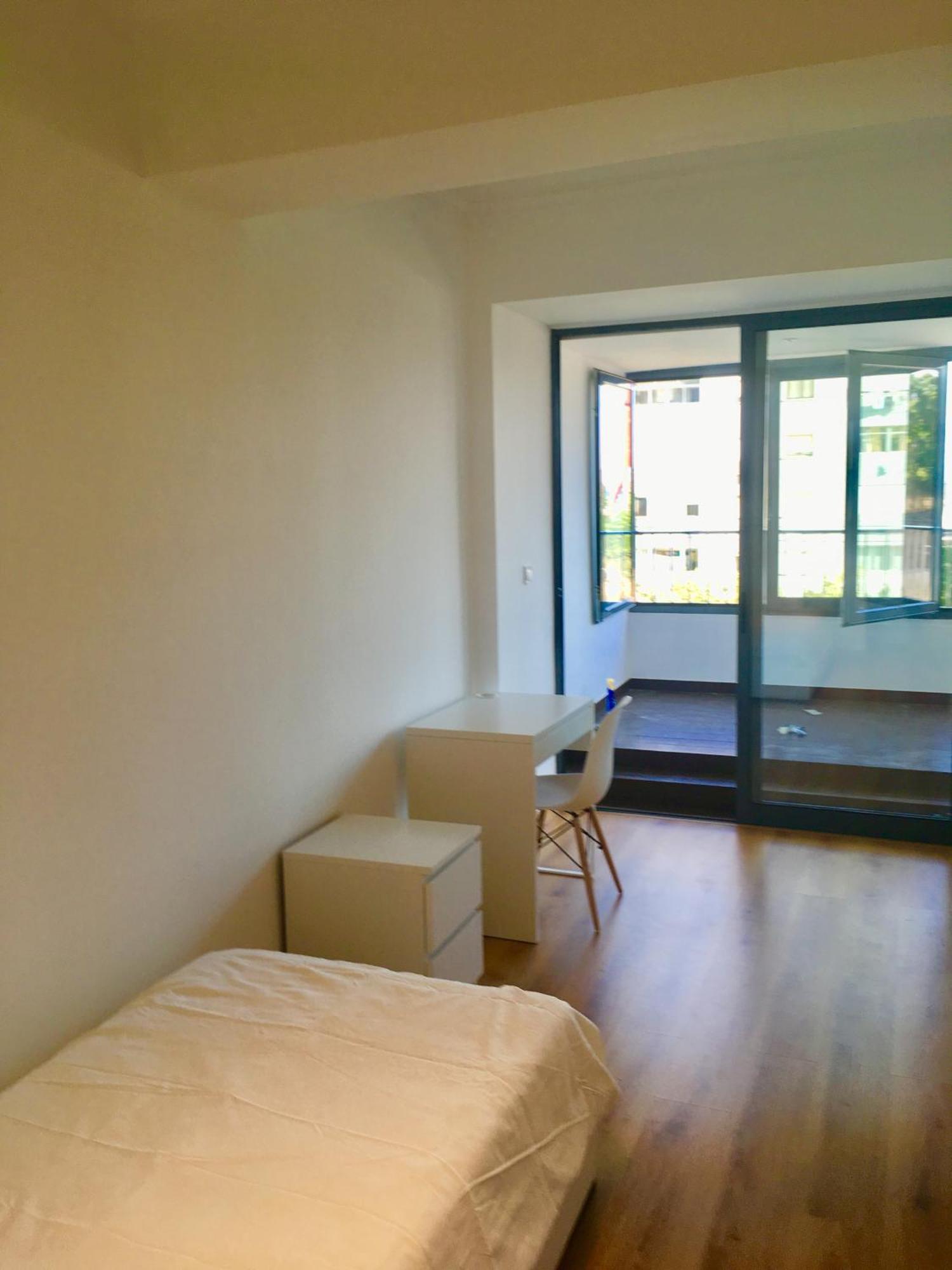 Bedrooms In Modern Guest House Almada Exterior photo